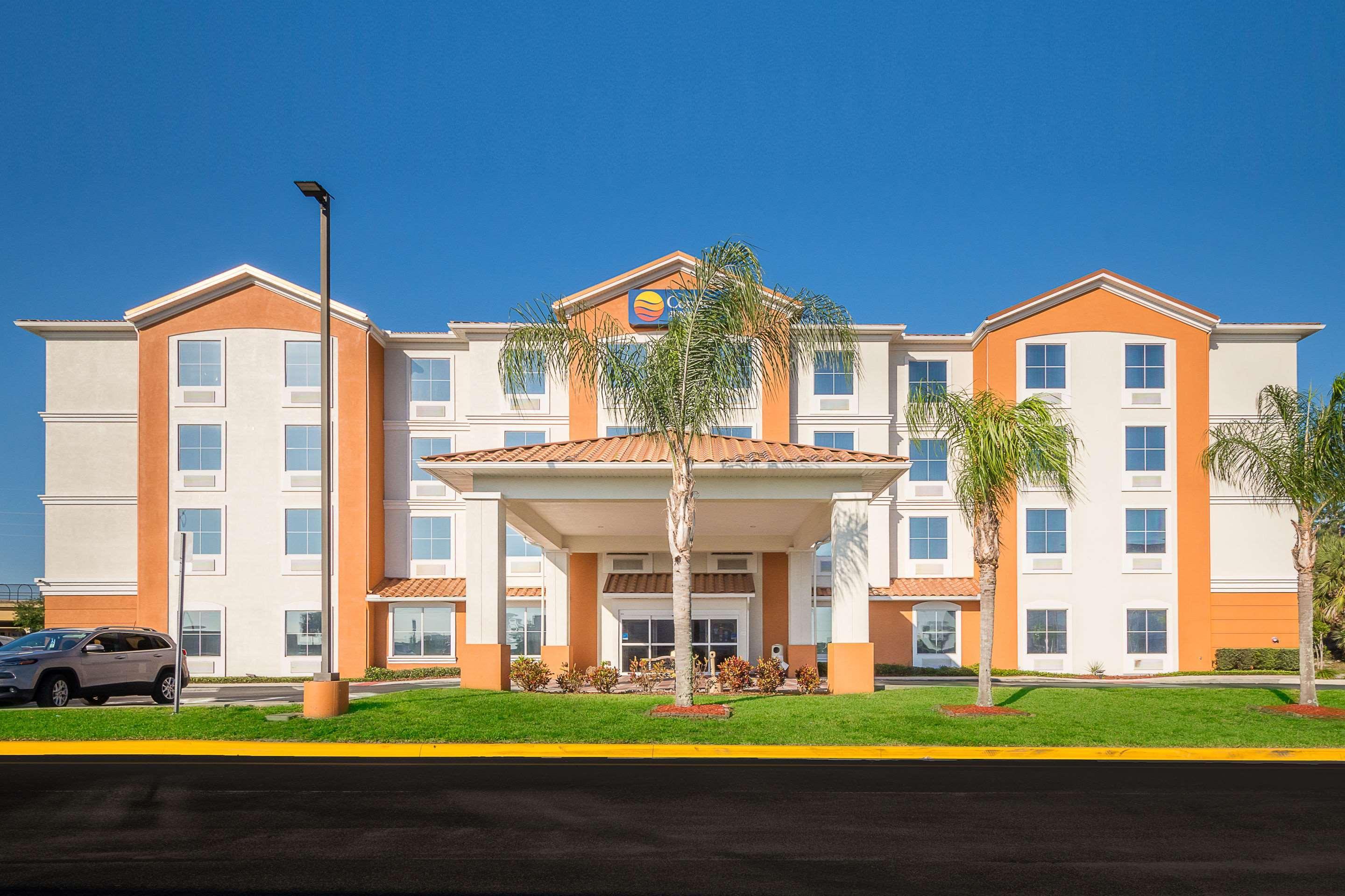 Comfort Inn & Suites Maingate South Давенпорт Экстерьер фото