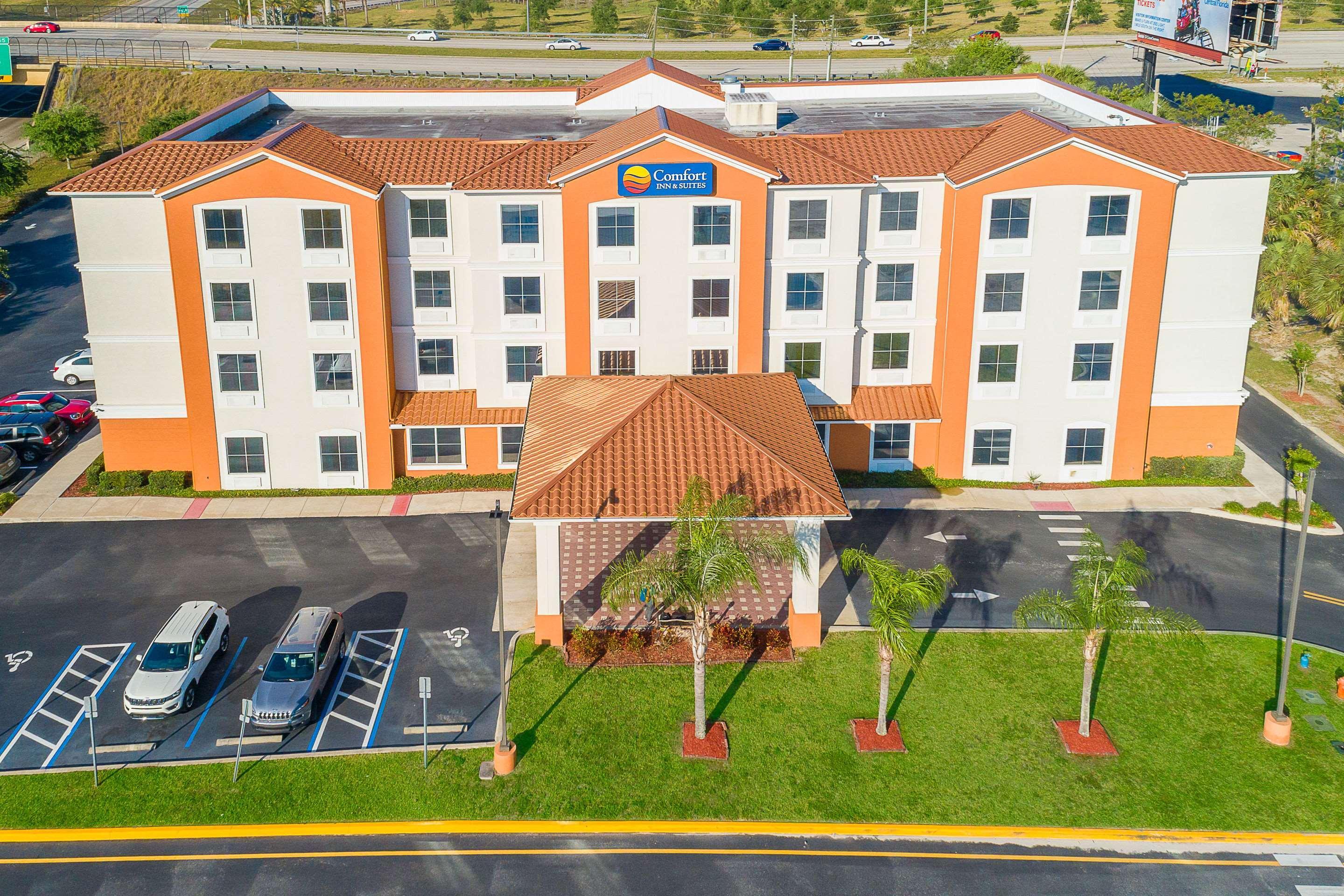 Comfort Inn & Suites Maingate South Давенпорт Экстерьер фото
