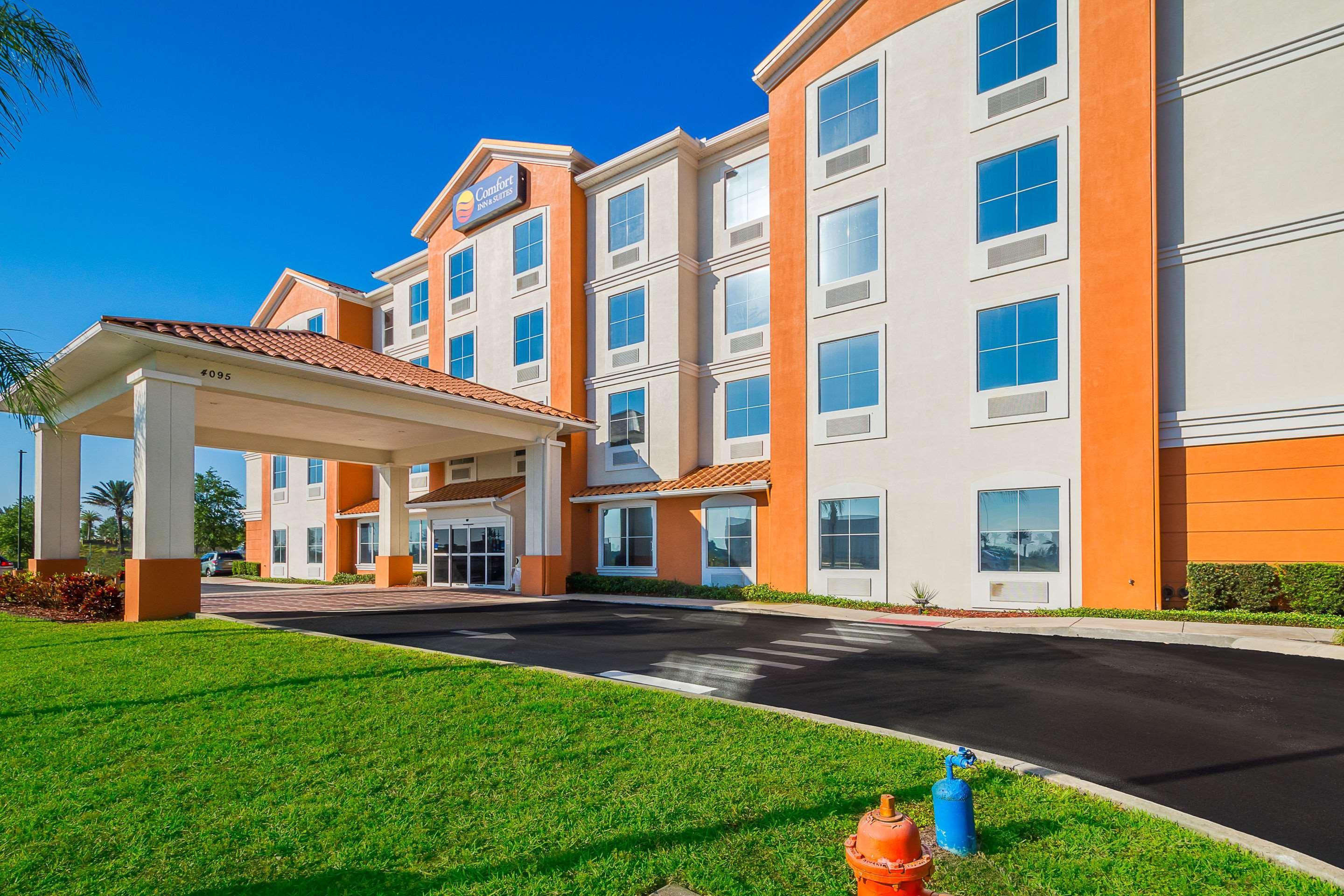 Comfort Inn & Suites Maingate South Давенпорт Экстерьер фото